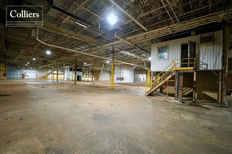 More Photos Of 1315 N 13th St, Rogers Manufacturing For Lease