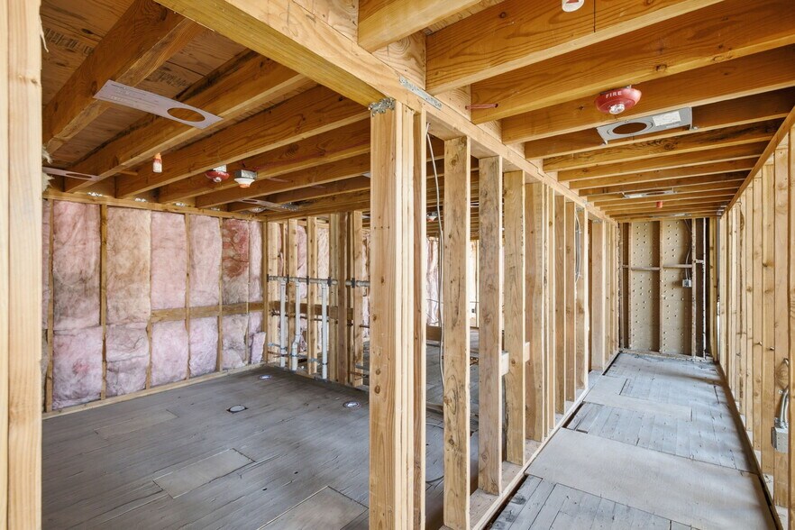 More Photos Of 1623-1633 19th St, Bakersfield Freestanding For Lease