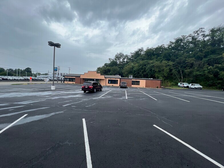 More Photos Of 5185 State Route 30, Greensburg Restaurant For Lease