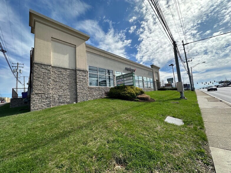 More Photos Of 2348-2358 Nicholasville Rd, Lexington Unknown For Lease