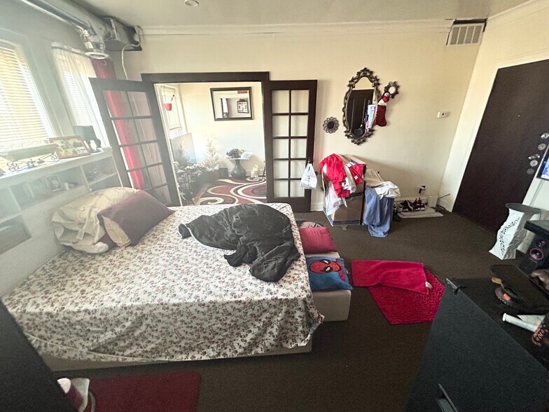 More Photos Of 353 E 79th St, Chicago Storefront Retail Residential For Sale