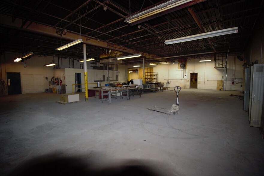 More Photos Of 2025 Brighton Henrietta Town Line Rd, Rochester Manufacturing For Lease