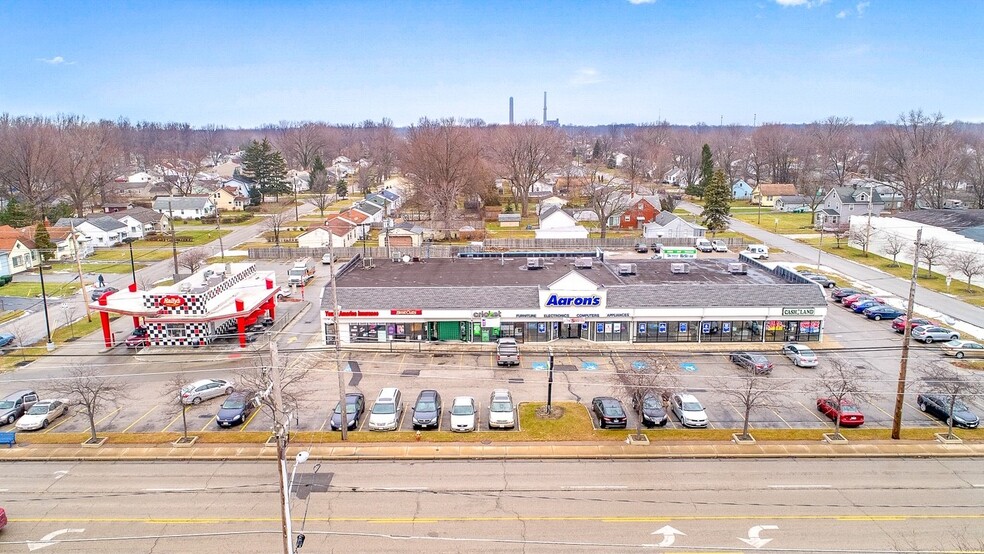 Primary Photo Of 34011-34071 Vine St, Eastlake General Retail For Sale