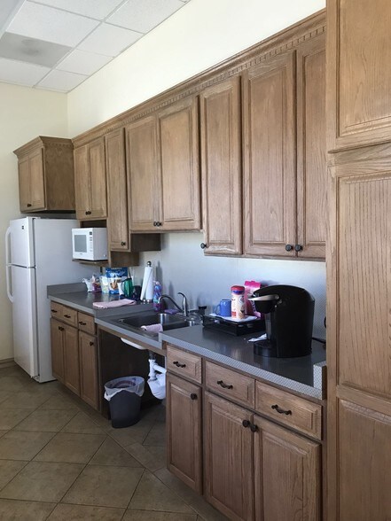 More Photos Of 5974 Silver Springs Dr, El Paso Office For Lease