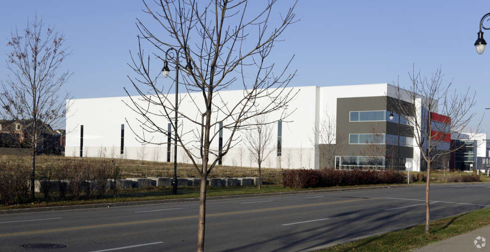 Primary Photo Of 3625 Av des Grandes-Tourelles, Boisbriand Manufacturing For Sale