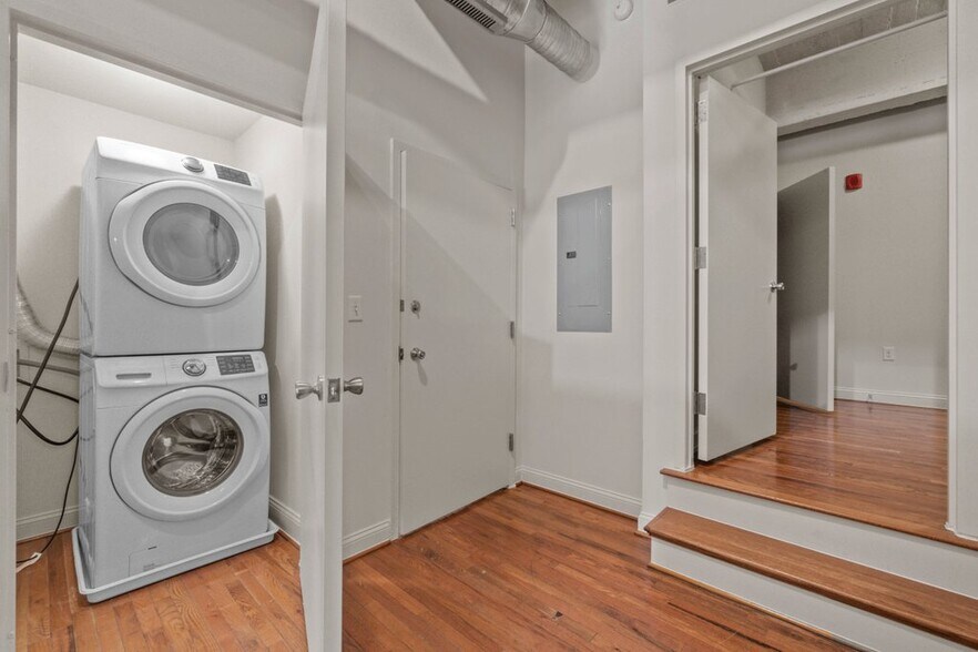 More Photos Of 311-313 W Baltimore St, Baltimore Apartments For Sale