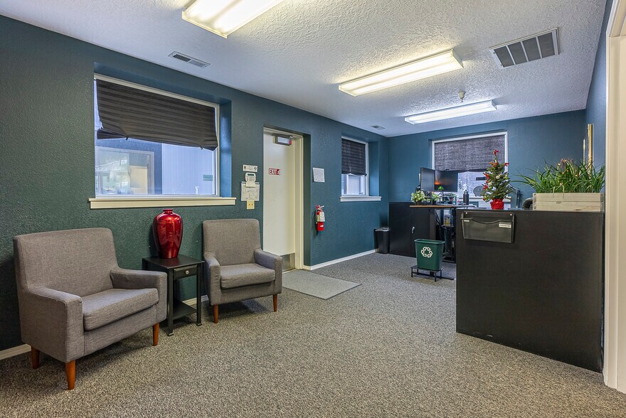 More Photos Of 2451 NW 28th Ave, Portland Manufacturing For Sale