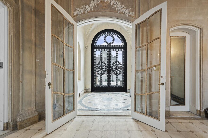 More Photos Of 8469 E Jefferson Ave, Detroit Office Residential For Sale