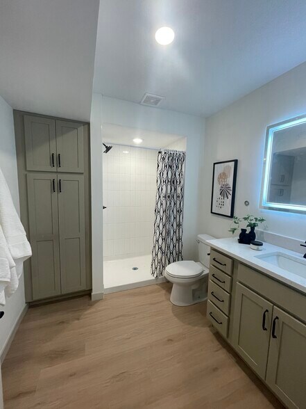 More Photos Of 814 6th St SE, Minneapolis Apartments For Sale