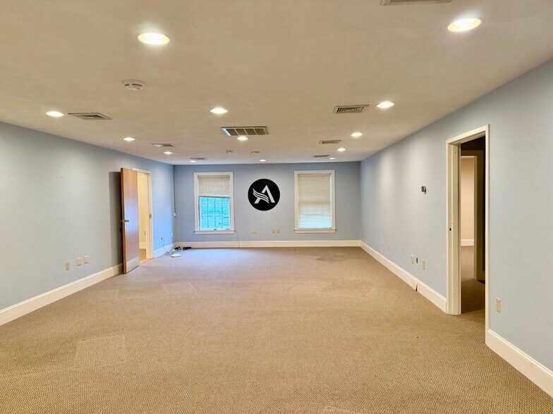 More Photos Of 1624 Sudbury Rd, Concord Medical For Lease