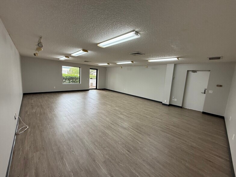 More Photos Of 850500 Us-17, Yulee Auto Repair For Lease