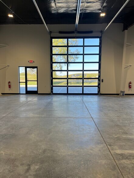 More Photos Of 23801 Southwest St, Waterloo Showroom For Sale