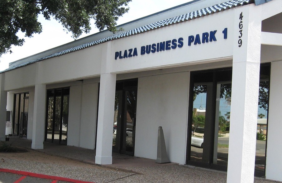 More Photos Of 4639 Corona Dr, Corpus Christi Showroom For Lease