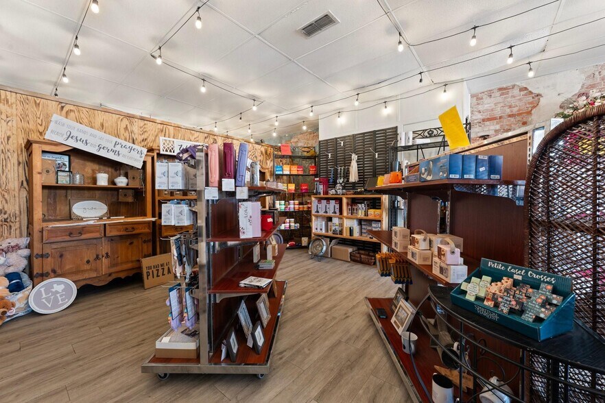More Photos Of 133 N Texas St, De Leon Storefront For Sale