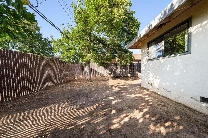 More Photos Of 5743 Woodleigh Dr, Carmichael Multifamily For Sale