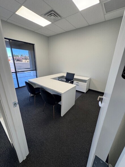 More Photos Of 17224 N 43rd Ave, Glendale Storefront Retail Office For Lease