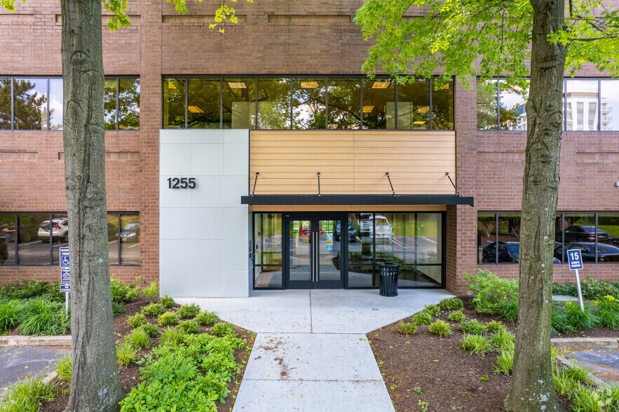 More Photos Of 1255 Drummers Ln, Wayne Unknown For Lease