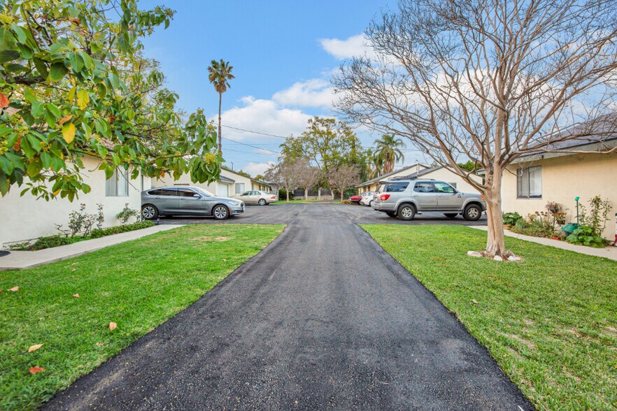 More Photos Of 17520 Kingsbury St, Granada Hills Apartments For Sale