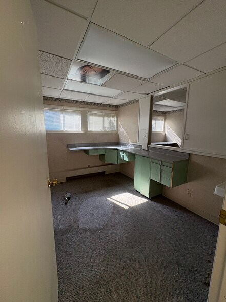 More Photos Of 2017 Sunset Blvd, Steubenville Office For Lease