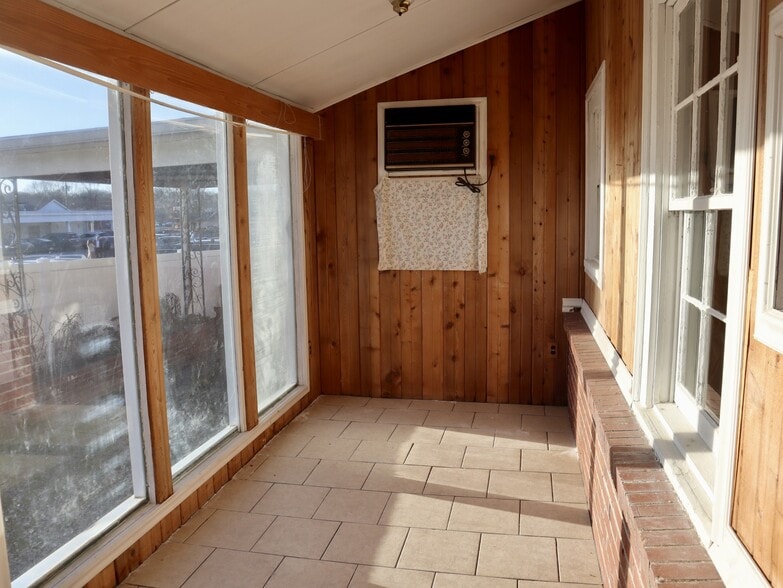 More Photos Of 103 Morgan Ave, Smyrna Office Residential For Sale