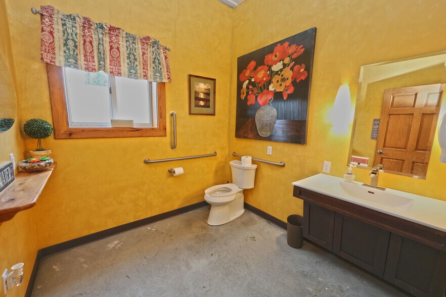 More Photos Of 7785 Hill Rd, Watervliet Specialty For Sale