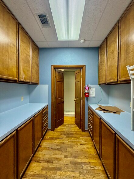 More Photos Of 3560 Delaware St, Beaumont Medical For Sale