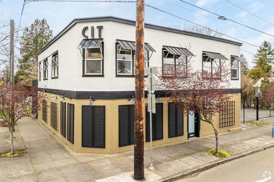 Primary Photo Of 7203-7205 SE Raymond St, Portland Flex For Sale