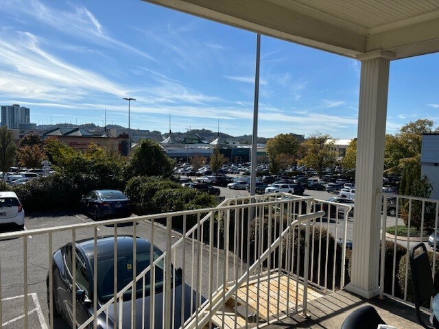 More Photos Of 2204 Crestmoor Rd, Nashville Medical For Lease