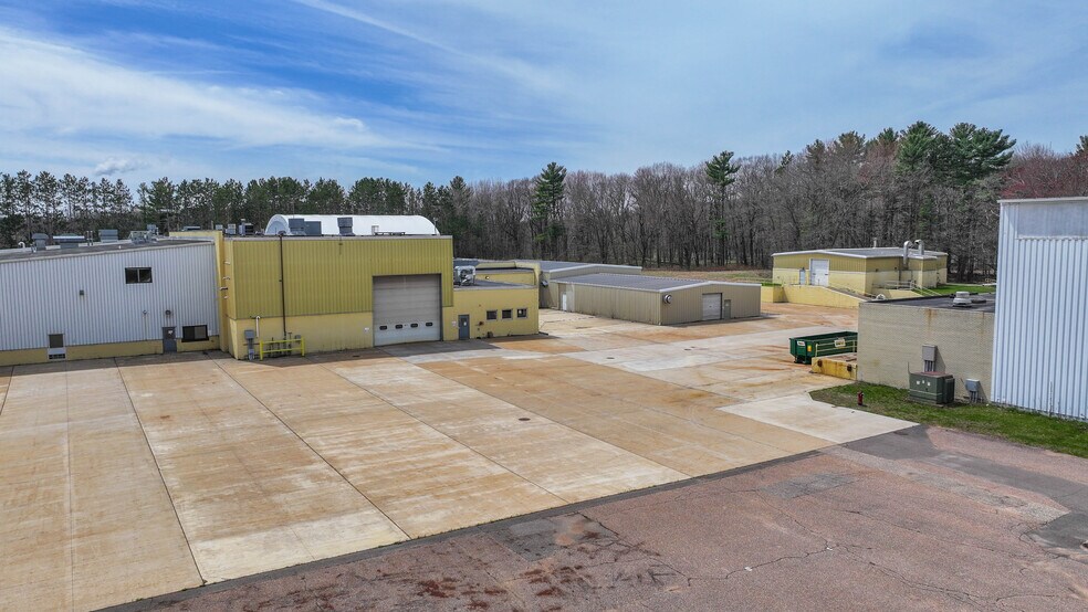 More Photos Of 301 W Military Rd, Rothschild Warehouse For Lease