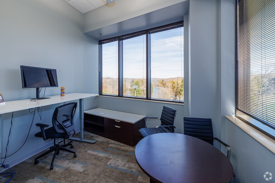 More Photos Of 2095 Lakeside Centre Way, Knoxville Unknown For Lease