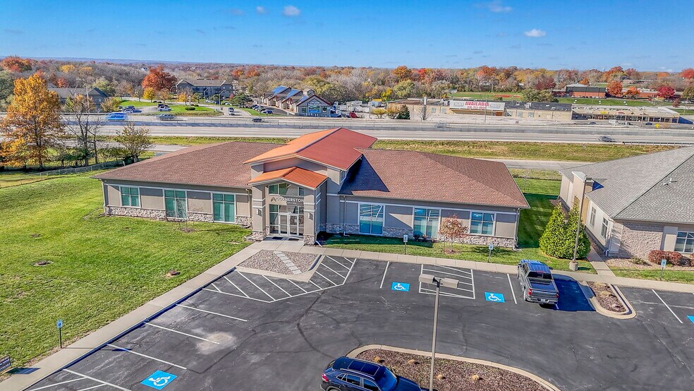 More Photos Of 5821 NW 72nd St, Kansas City Office For Lease