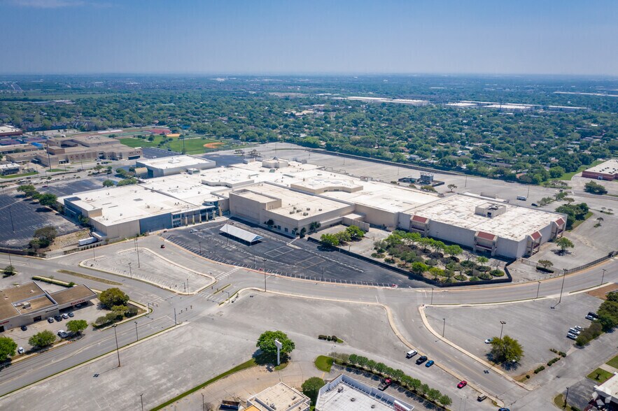 More Photos Of 1 Fanatical Pl, San Antonio Industrial For Sale