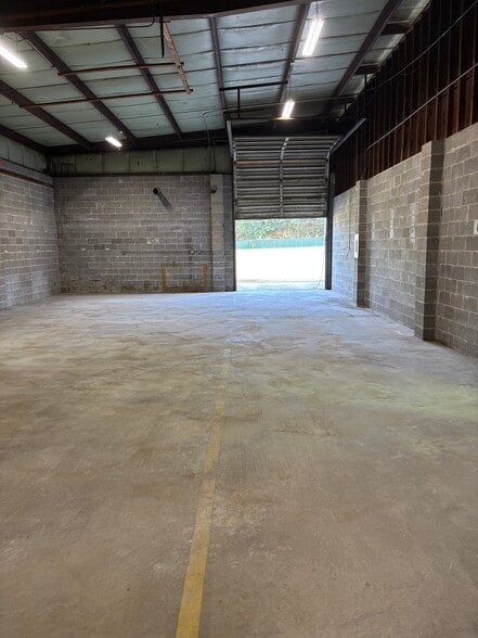 More Photos Of 2032 Sylvester Dr, Moultrie Unknown For Lease