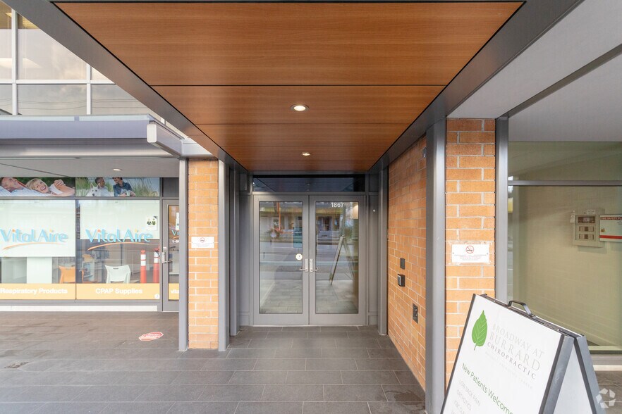 More Photos Of 1861-1869 Broadway W, Vancouver Medical For Lease