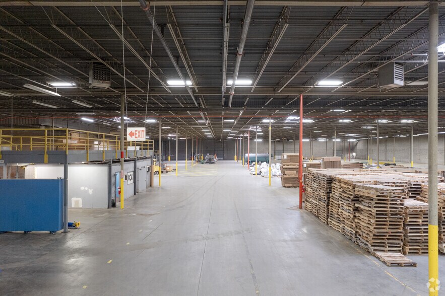 More Photos Of 4221 Monaco St, Denver Warehouse For Lease