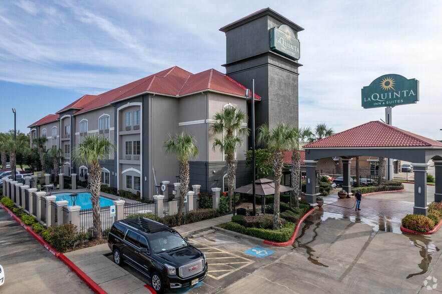 More Photos Of 5820 Walden Rd, Beaumont Hotel For Sale