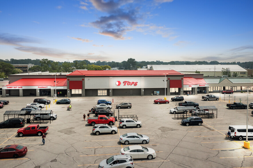 Primary Photo Of 287-301 Meadow Dr, North Tonawanda Supermarket For Sale