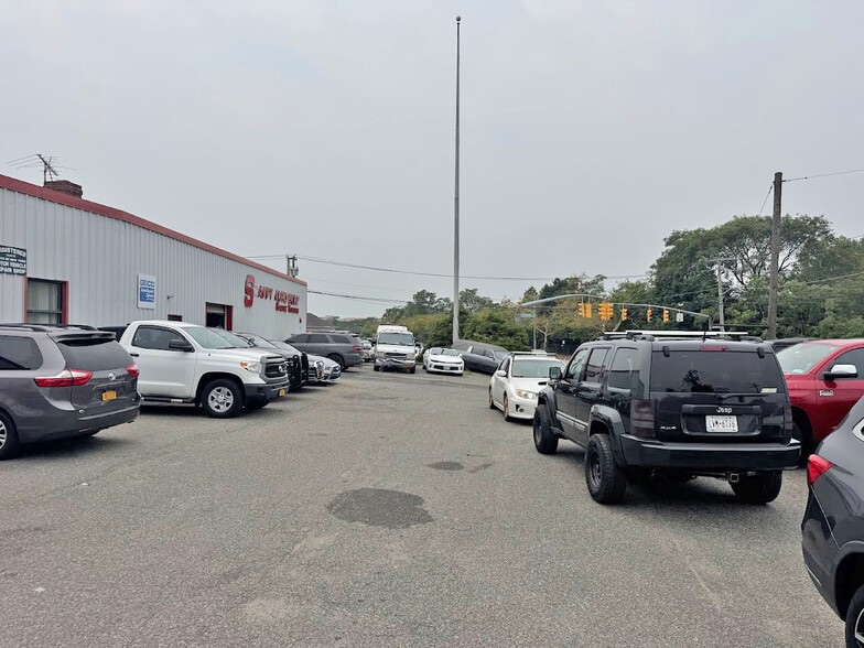 More Photos Of 359 Duffy Ave, Hicksville Warehouse For Sale