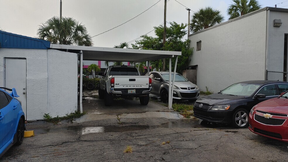 More Photos Of 645 N State Road 7, Margate Auto Dealership For Lease
