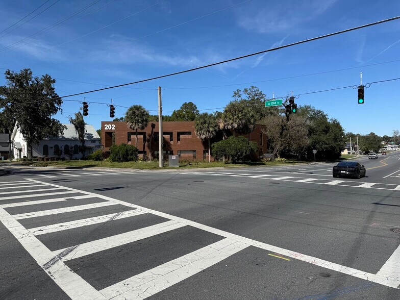 More Photos Of 202 NE 8th Ave, Ocala Office For Sale