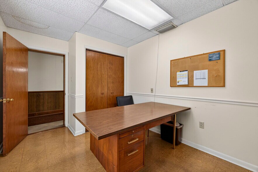 More Photos Of 314 N Braddock St, Winchester Office For Sale