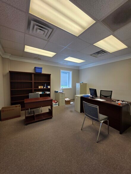 More Photos Of 93 Vickers Rd, Waycross Medical For Lease