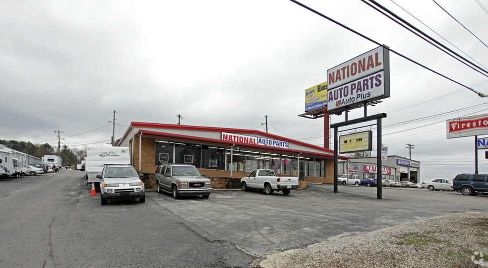 More Photos Of 4725 Clinton Hwy, Knoxville General Retail For Lease