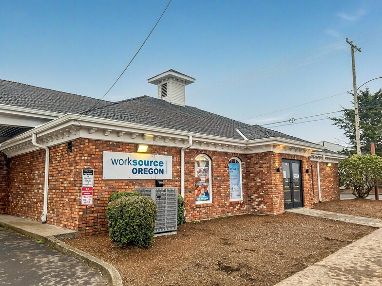 Primary Photo Of 411 Pacific Ave, Tillamook Office For Sale