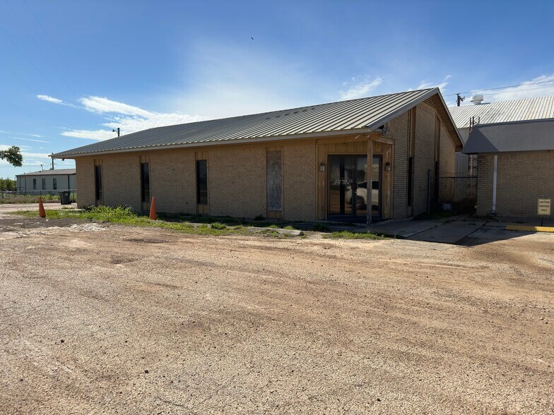 Primary Photo Of 1885 FM 448, Giddings Warehouse For Sale