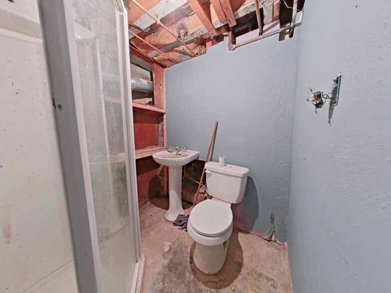 More Photos Of 2713 W Allegheny Ave, Philadelphia Multifamily For Sale