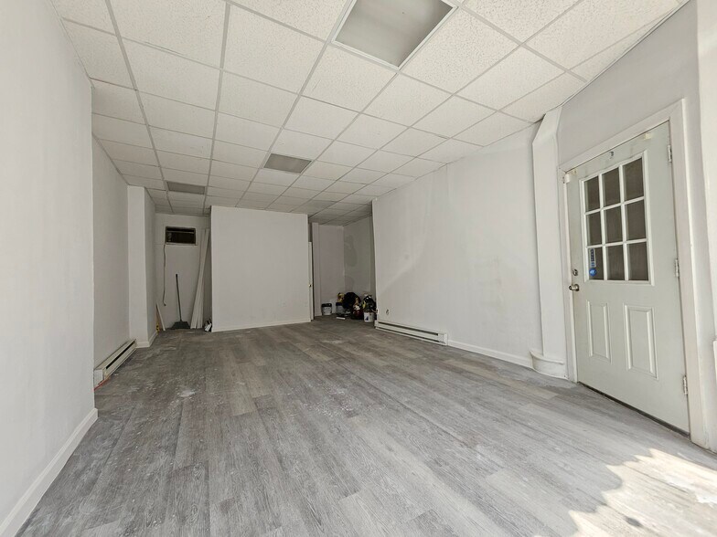 More Photos Of 935-937 W Walnut St, Allentown Storefront Retail Residential For Lease