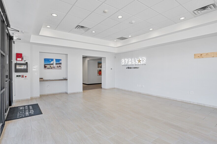 More Photos Of 6754-6758 Northwinds Dr, Houston Warehouse For Lease