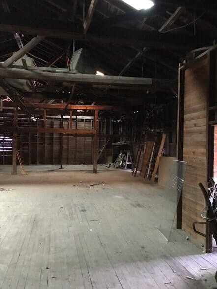 More Photos Of 110 Railroad St, Williamston Bar For Sale