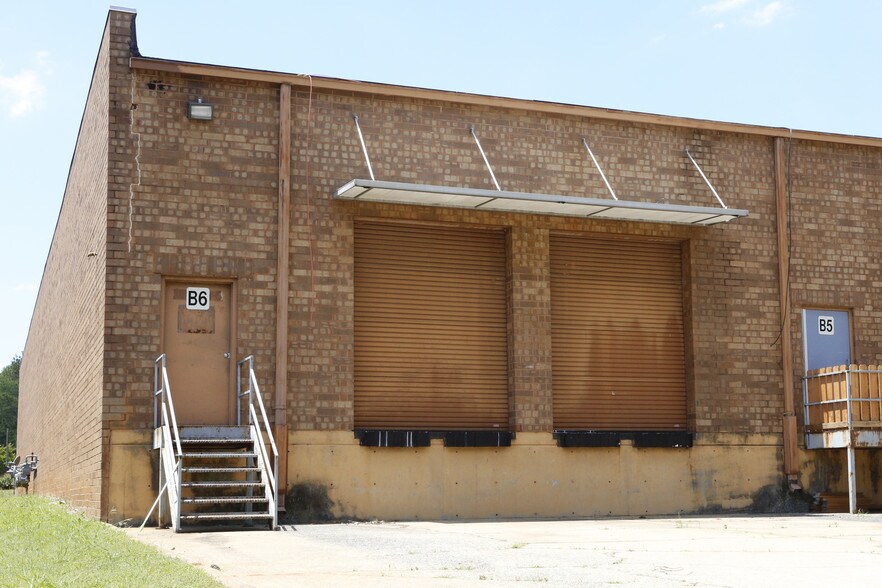 More Photos Of 2520 Park Central Blvd, Decatur Distribution For Lease